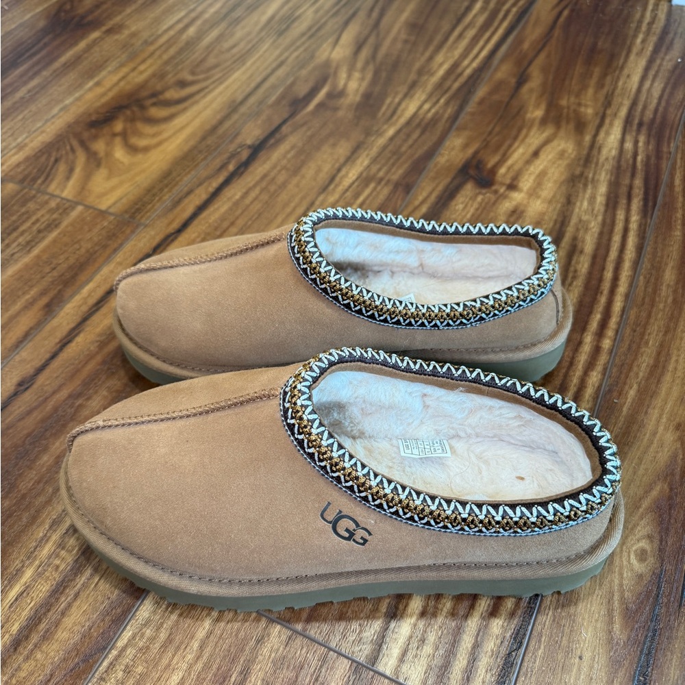 UGG Tasman Slippers clogs never worn
